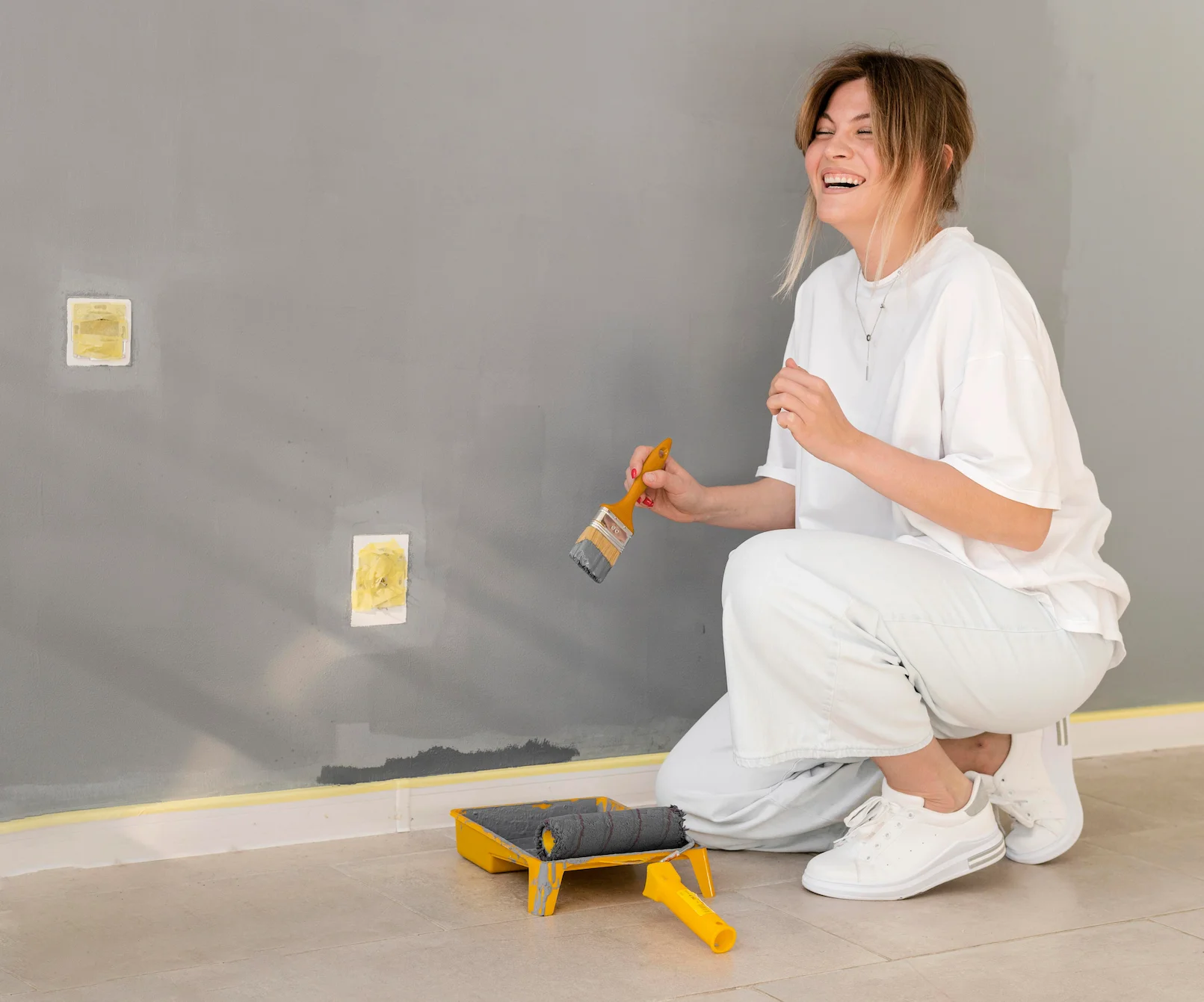 Descubre los pasos esenciales para preparar una pared antes de pintar. Consejos y técnicas para un resultado perfecto en tus proyectos de pintura.